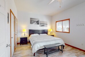6 bedrooms, desk, iron/ironing board, free WiFi - Outer Banks house with private pool, hot tub, W/D & ocean view - dog-friendly (Avon)