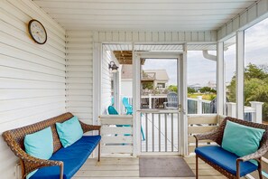 Terrace/patio - Charming Coastal Home with private pool, Ocean Views, & Short Walk to the beach (Oak Island)