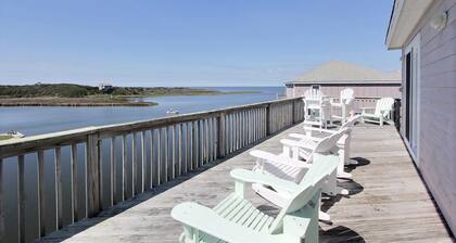 Sail Inn: Waterfront, Dog-Friendly, Private Hot Tub