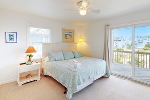 6 bedrooms, free WiFi, bed sheets - COASTAL BEACH HOME WITH EASY BEACH ACCESS, PRIVATE POOL & HOT TUB (Avon)