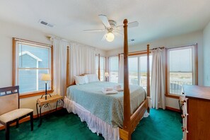 6 bedrooms, free WiFi, bed sheets - Oceanfront home with private pool, hot tub, decks & fast WiFi - dog-friendly (Salvo)