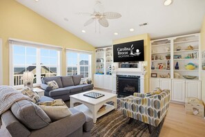 Smart TV, DVD player, stereo - Life's Too Shore: Oceanview, Dog Friendly, Pool (Ocean Isle Beach)