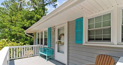 Isle Getaway off the Island: Dog Friendly | Deck