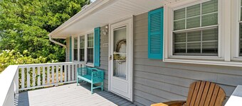 Isle Getaway off the Island: Dog Friendly | Deck