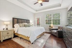 4 bedrooms, iron/ironing board, free WiFi, bed sheets
