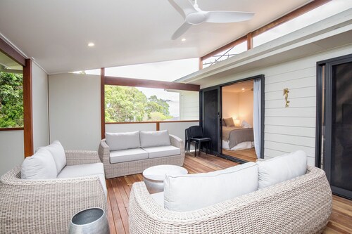 Island Hideaway - your Island Retreat with Viewa