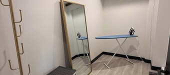 Huge 1 BR Downtown with Parking and 6 appliances