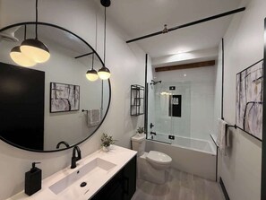 Regadera y secadora de cabello 