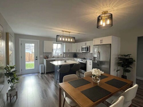 Spotless, modern, bright & cozy, 1 BR