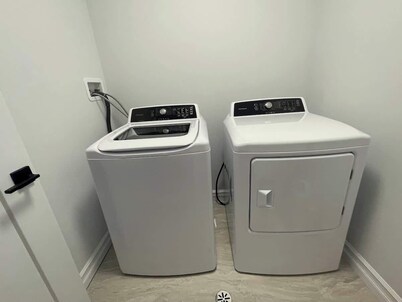 Spotless, modern, bright & cozy, 1 BR