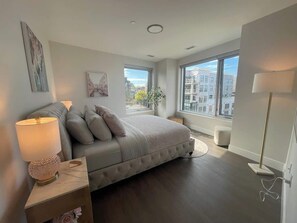 2 bedrooms, iron/ironing board, travel cot, WiFi - Downtown, Spotless 2 Bed/2 Bath with 6 appliances (Halifax)