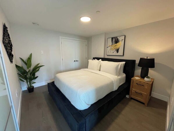 1 habitación, tabla de planchar con plancha, cuna de viaje y wifi 