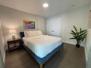 1 soverom, strykejern/-brett, reiseseng for barn og wi-fi