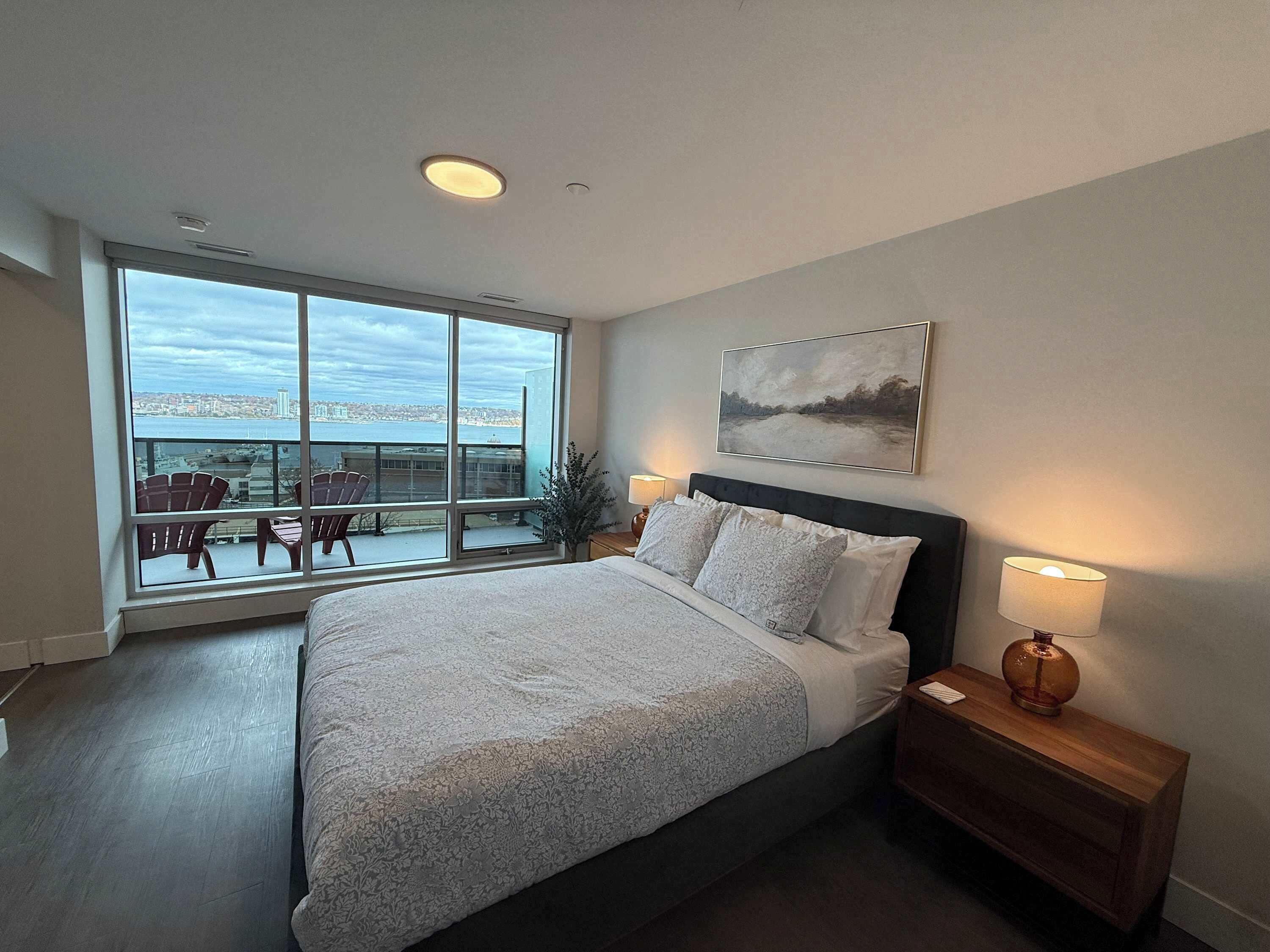 2 habitaciones, tabla de planchar con plancha, cuna de viaje y wifi 