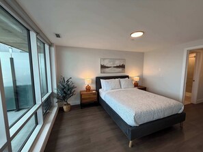 2 bedrooms, iron/ironing board, travel cot, WiFi - Waterfront downtown 2 BR, 2 Bath with 6 appliances (Halifax)