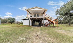 Exterior - “Relax & Recharge in a Private Countryside Cottage with Fire Pit, Laundry, & Gym (Plant City)