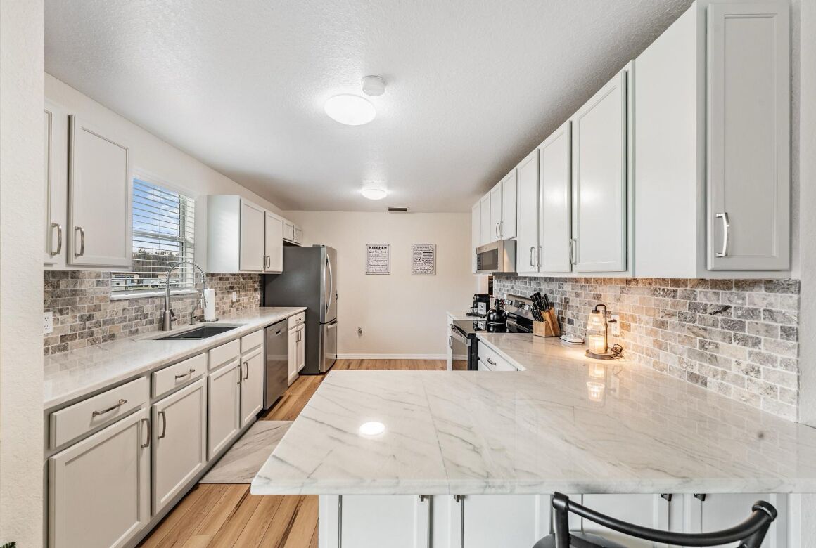 Microondas, horno, parrilla de estufa y lavavajillas 