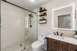 Hair dryer, towels, soap, toilet paper - “Relax & Recharge in a Private Countryside Cottage with Fire Pit, Laundry, & Gym (Plant City)