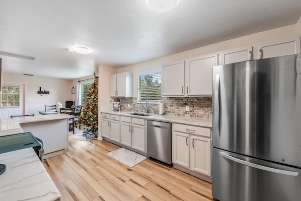 Microwave, oven, stovetop, dishwasher