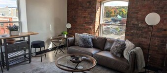 Bright modern & spotless, 1 BR with 6 appliances