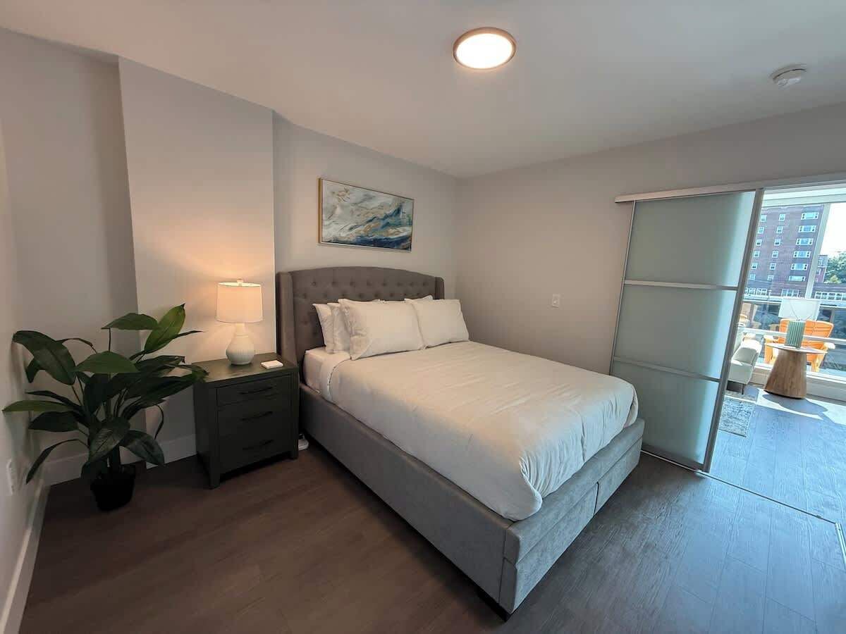 1 bedroom, iron/ironing board, travel crib, WiFi