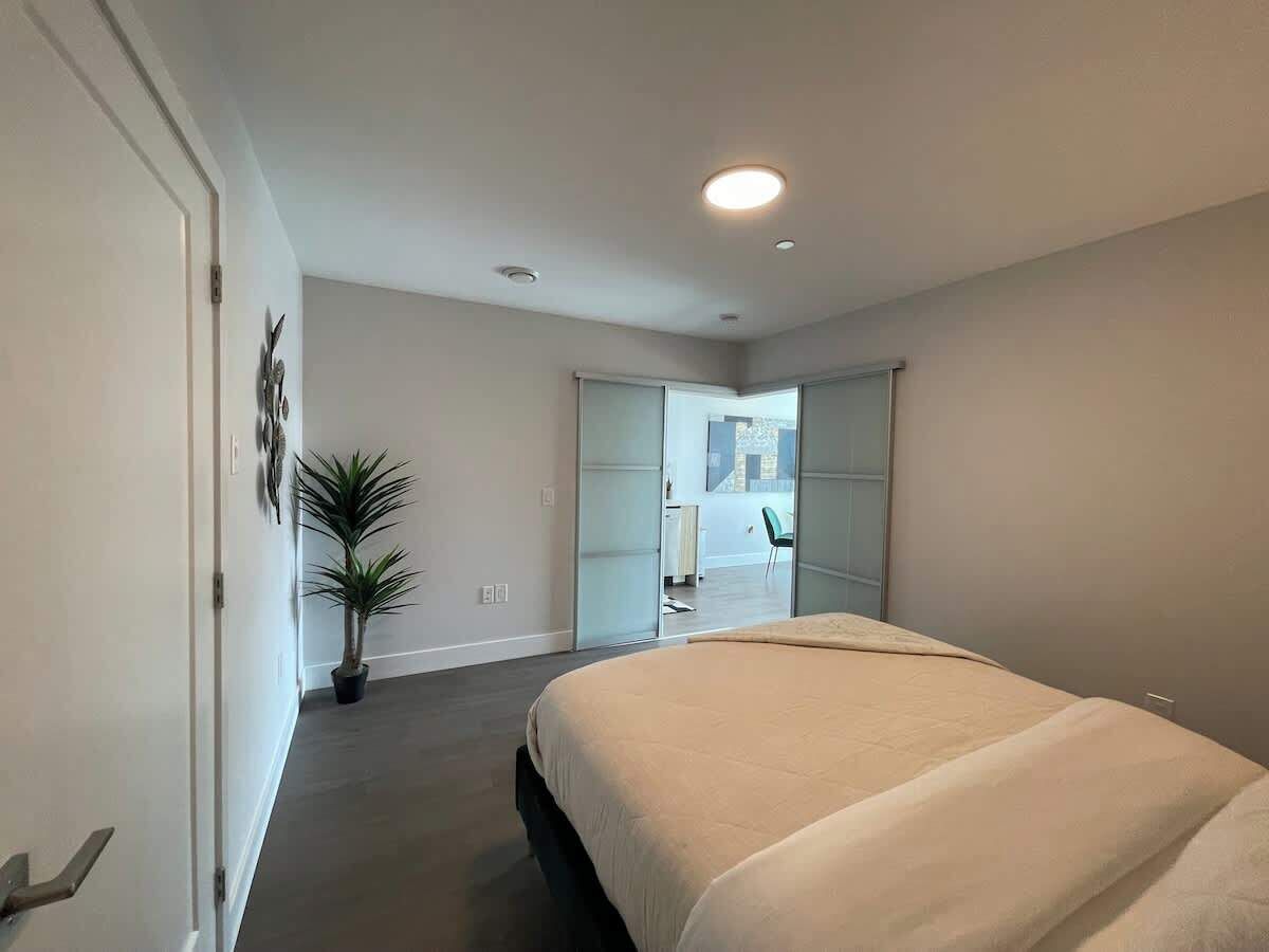 1 dormitorio, tabla de planchar con plancha, cuna de viaje y wifi