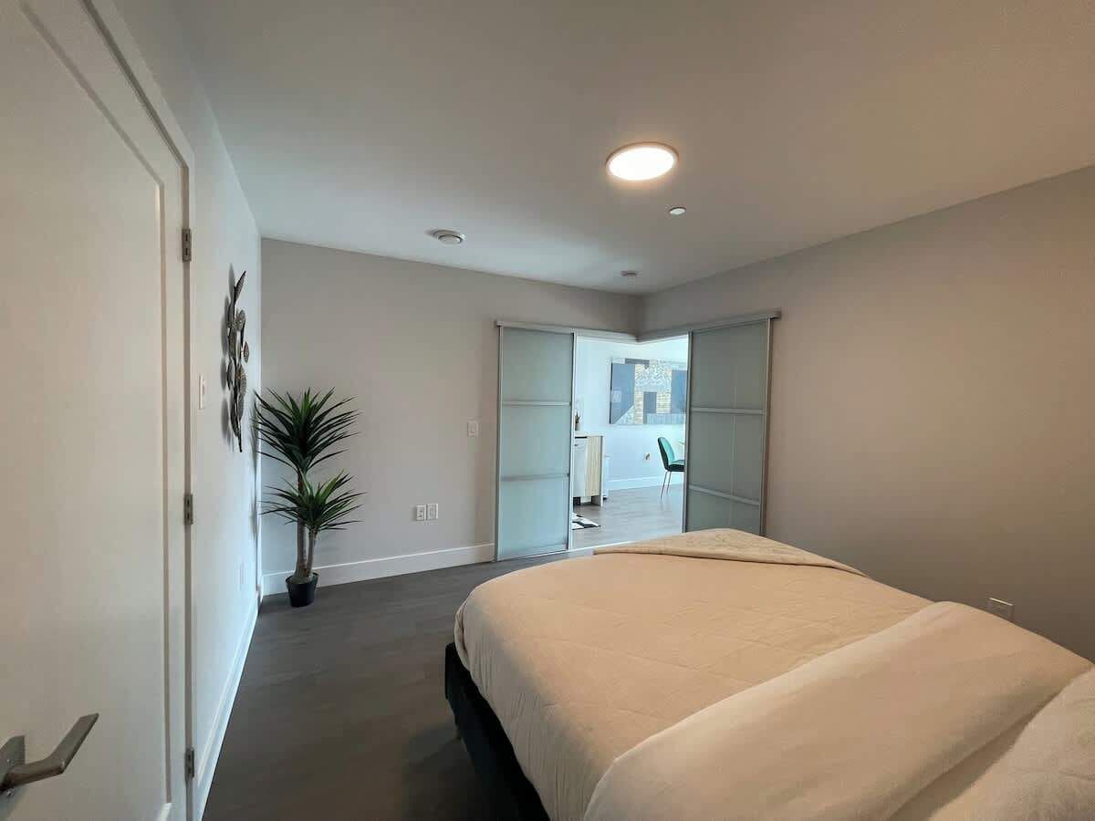 1 bedroom, iron/ironing board, travel crib, WiFi