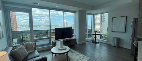 Televisor i oficines