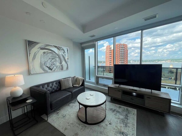 TV, offices - Waterfront downtown 1 Bedroom with 6 appliances (Halifax)