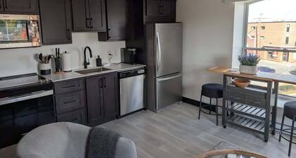 Loft, bright & spotless 1 BR with 6 appliances