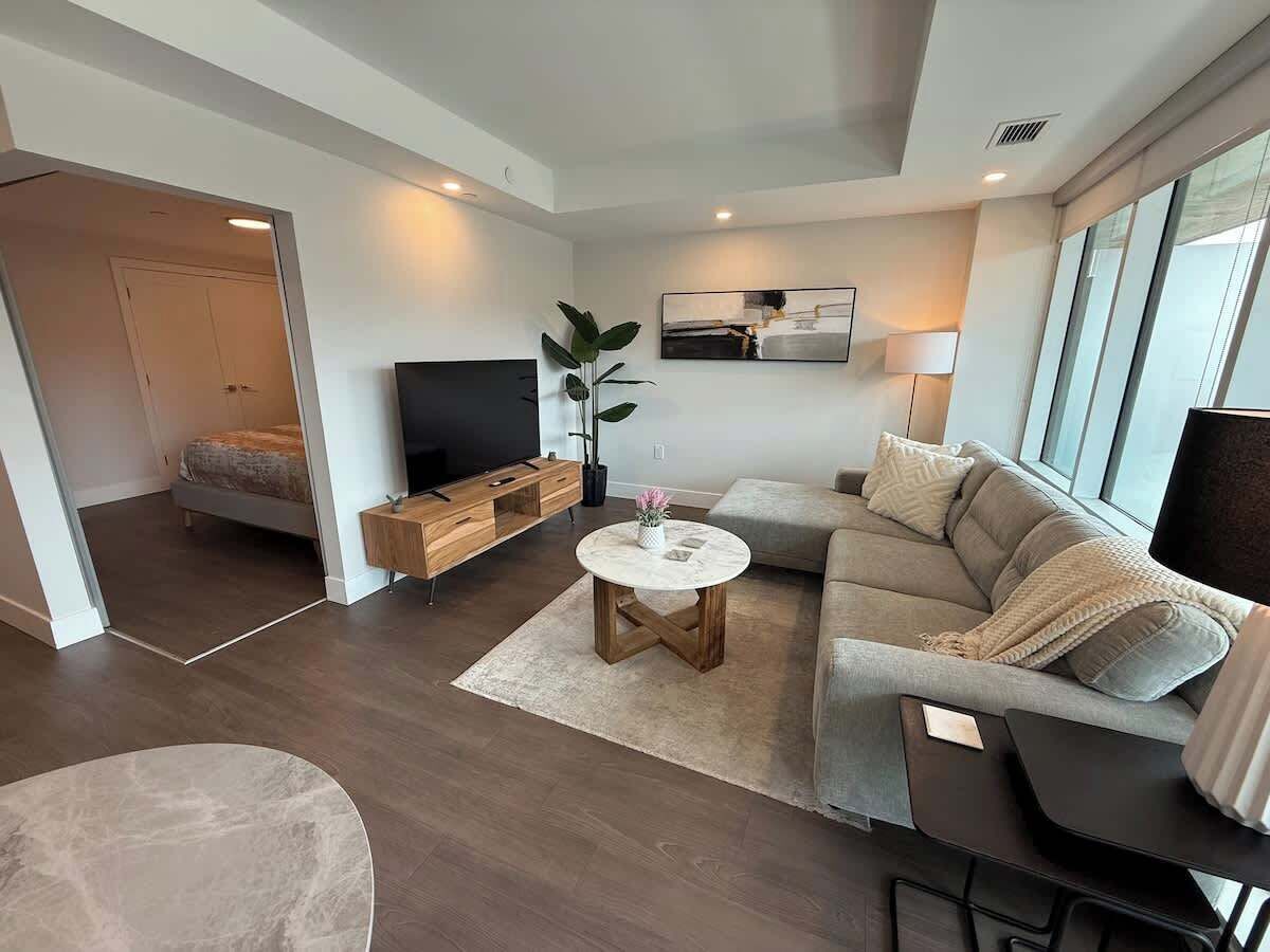 テレビ、書斎 / ワークスペース