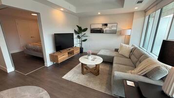 Televisión, oficina