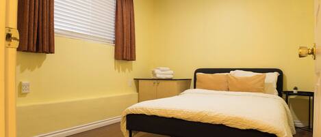 3 chambres, fer et planche à repasser, Wi-Fi gratuit, draps fournis