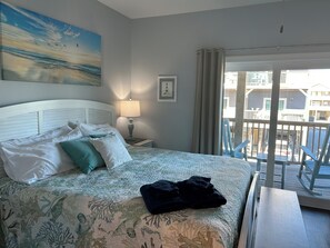 4 عدّة غرف نوم ومكتب ومكواة/لوح كي وسرير سفر