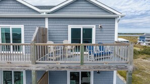 Property grounds - 3 Kings/1 Queen, Steps to Beach & Pool, Spacious Home with 2 Dens & Great Views (North Topsail Beach)