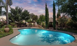 A heated pool - Luxe Desert Oasis, Heated Pool, Game Rm, Mini Golf (Mesa)
