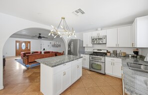 Luokittelematon kuva, 3 kautta 37, painike