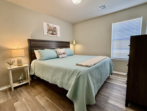 3 bedrooms, iron/ironing board, free WiFi, bed sheets