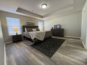 3 bedrooms, iron/ironing board, free WiFi, bed sheets