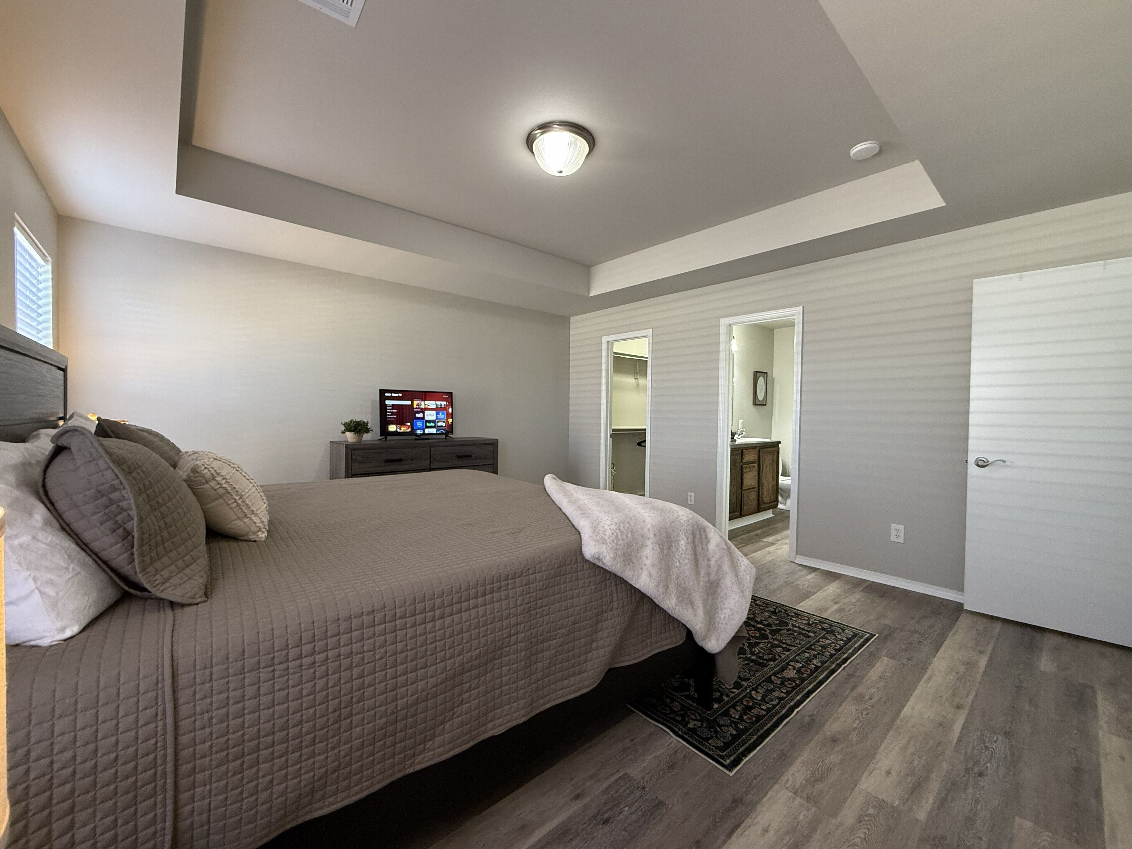 3 dormitorios, tabla de planchar con plancha, wifi gratis y ropa de cama