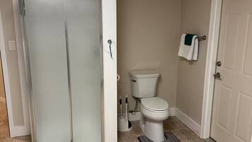 Dutxa, tovalloles, sabó i paper higiènic