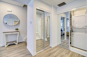 Laundry room - Modern 3BR Retreat Near Yorkdale Mall (York)