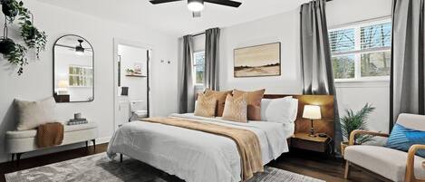 3 bedrooms, desk, iron/ironing board, free WiFi