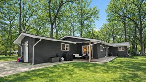 Unclassified image, 4 of 74, button - Modern Luxury Escape, Home Gym & Man Cave - Three-Bedroom House (Rochester Hills)