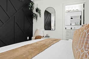 3 bedrooms, desk, iron/ironing board, WiFi (free)