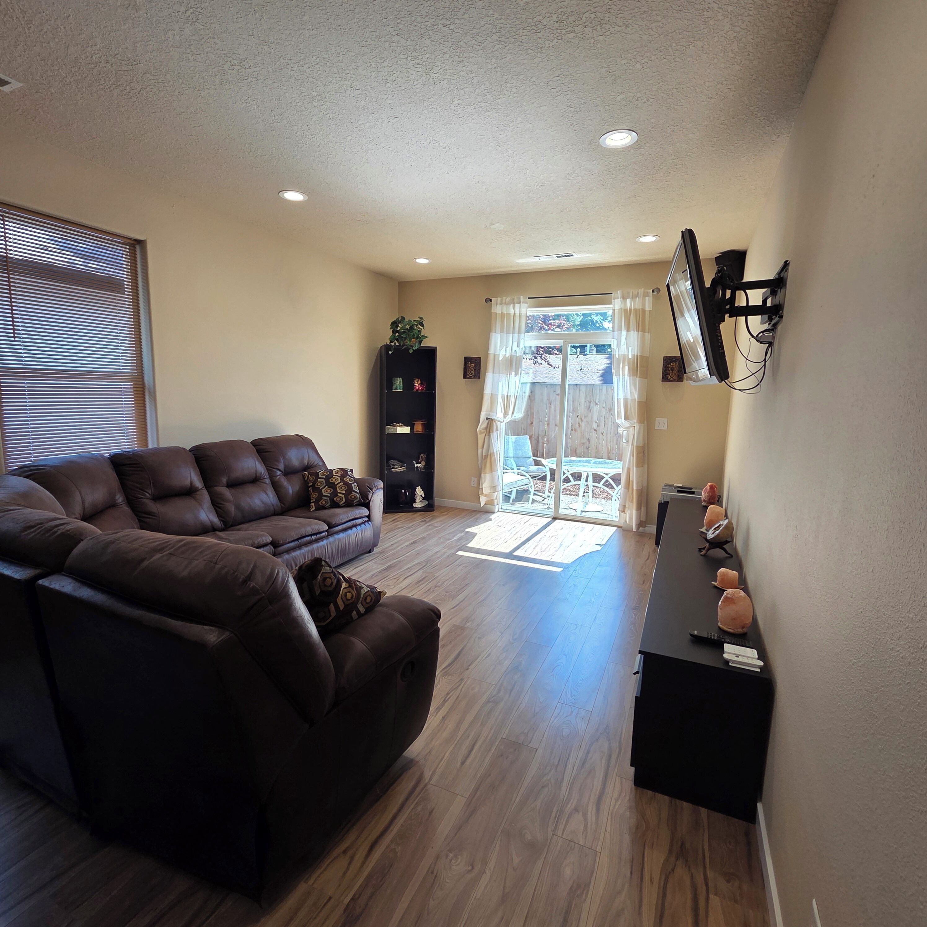 Smart TV, books, computer monitors