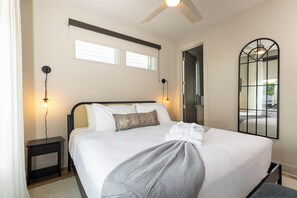 4 bedrooms, iron/ironing board, WiFi, bed sheets