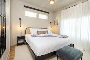 4 slaapkamers, een strijkplank/strijkijzer, wifi, beddengoed