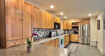 4-bedroom house on the town green in the heart of charming Bridport, Vermont