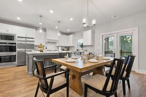 Dining - The Central Nest | Brand-New 2025 Build | 6BR KING (Duluth)
